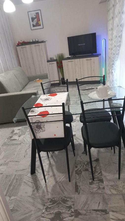 멍똥 Chez Bianca Les Coquelicots Les Lucioles 아파트 외부 사진